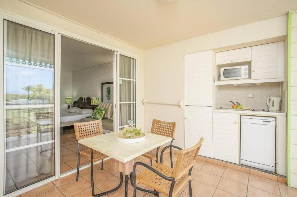 Vacances972 Conceptmultishop Logement A Pierre Et Vacances Сент-Люс Экстерьер фото
