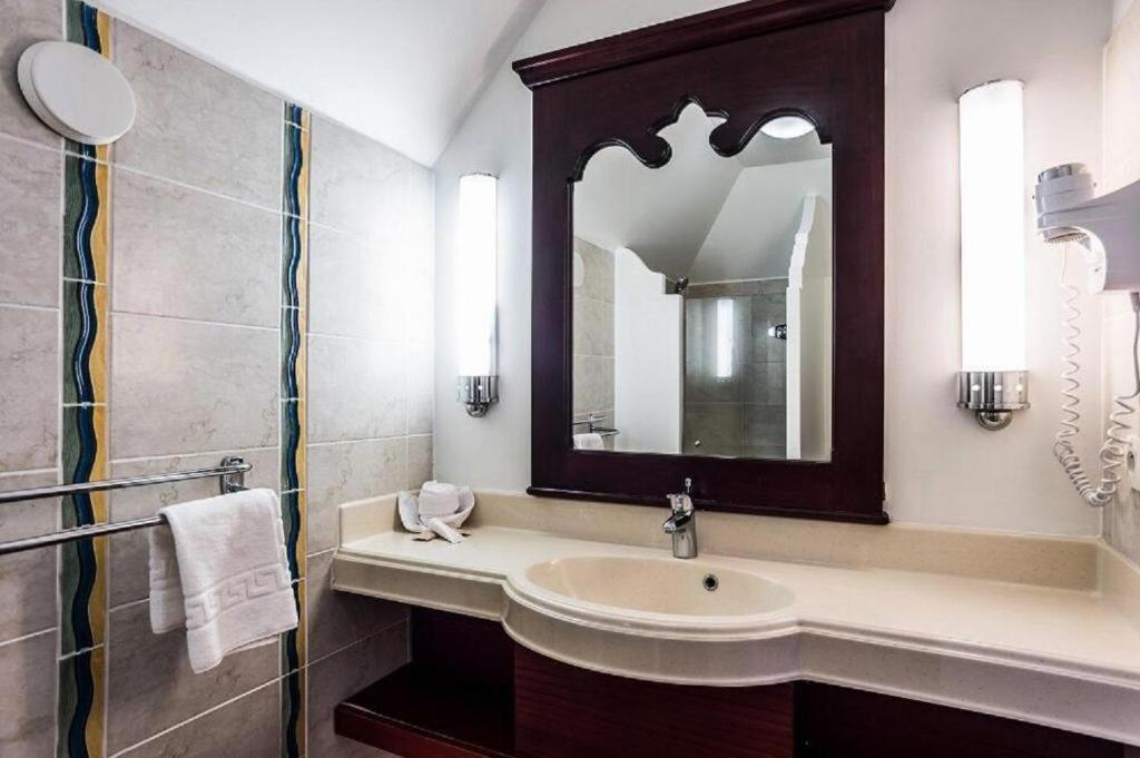 Vacances972 Conceptmultishop Logement A Pierre Et Vacances Сент-Люс Экстерьер фото